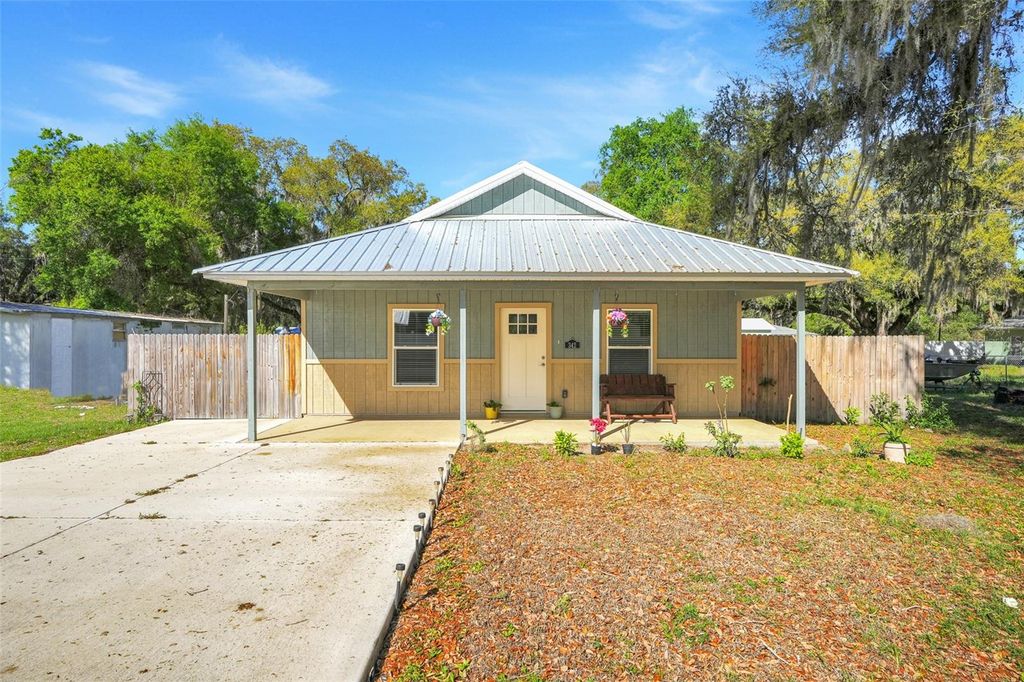 Photo of 342 NW 9th Avenue, Webster, FL 33597 (MLS # G5109778)