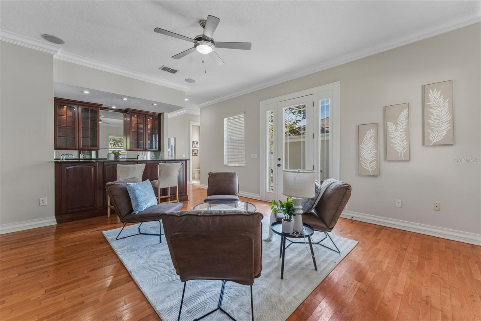 SUBURB ROYAL - Residential