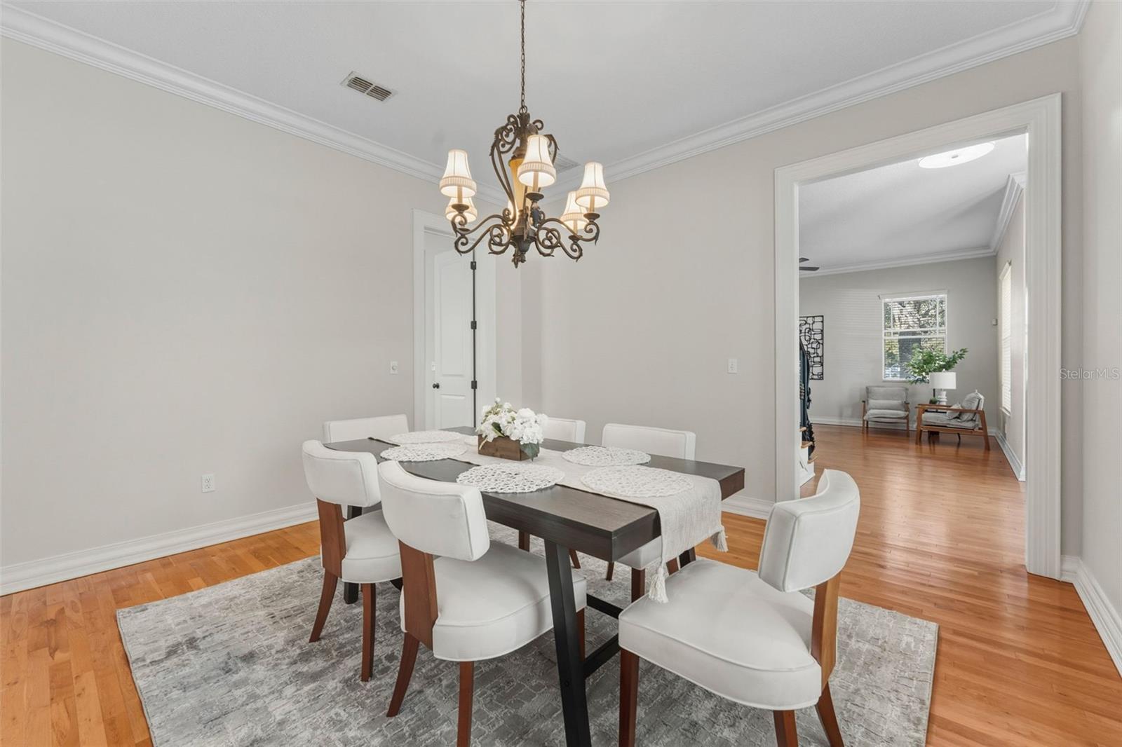 SUBURB ROYAL - Residential