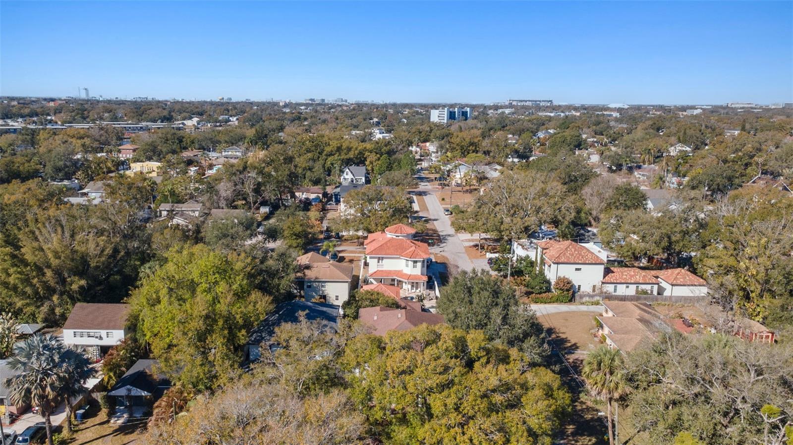 SUBURB ROYAL - Residential