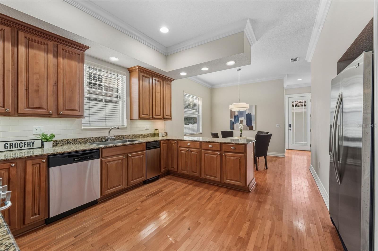 SUBURB ROYAL - Residential