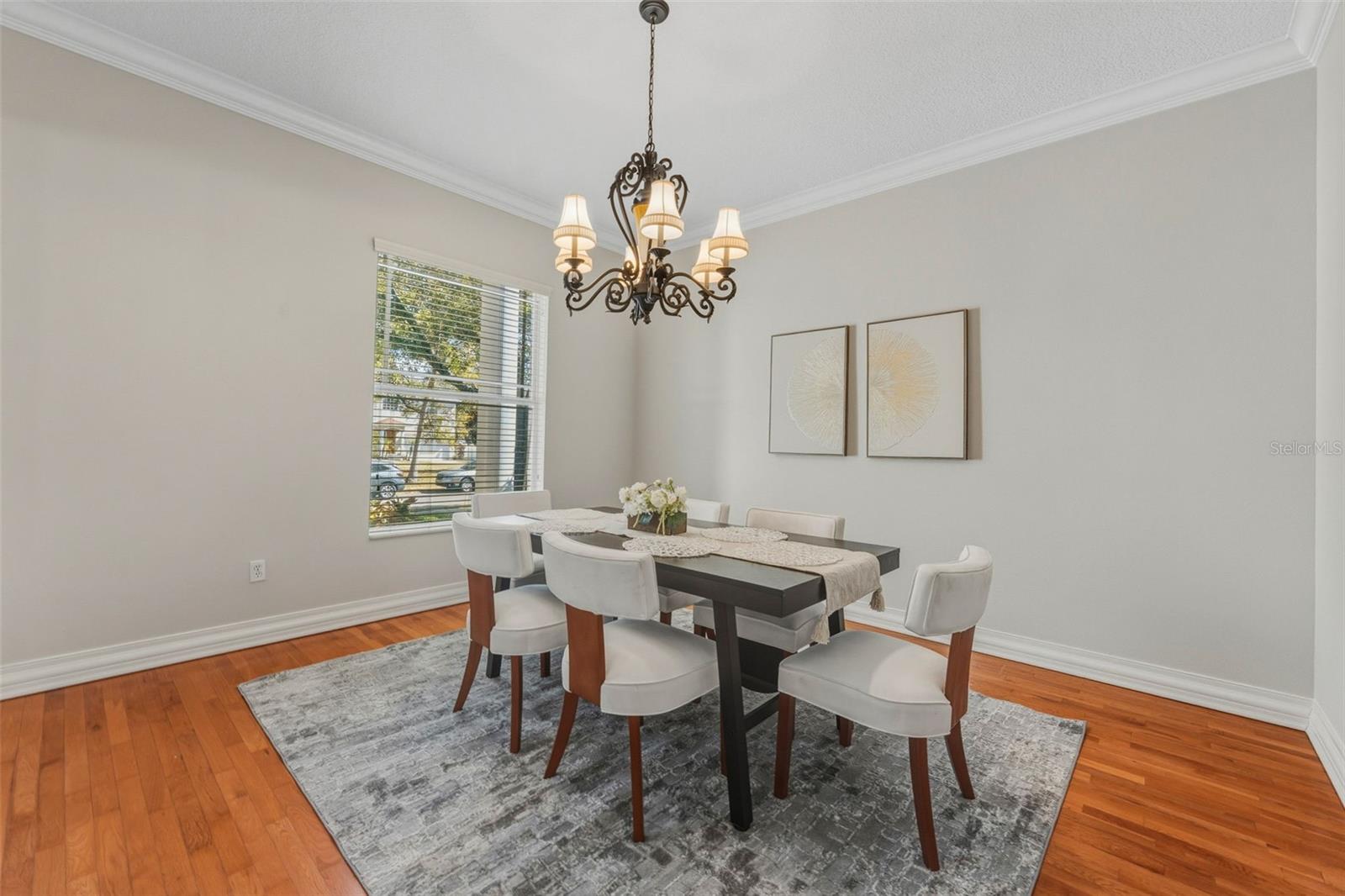 SUBURB ROYAL - Residential