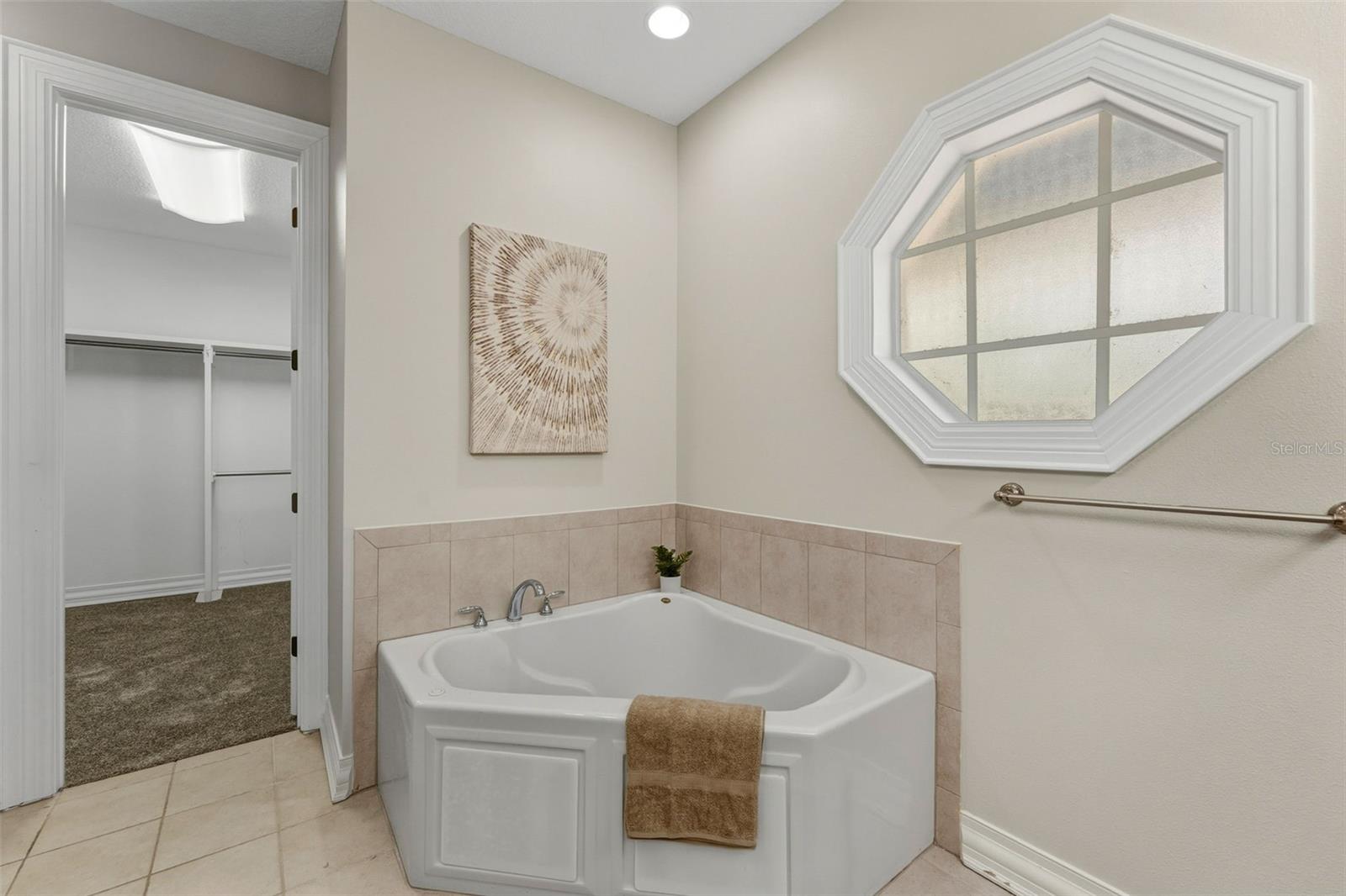 SUBURB ROYAL - Residential