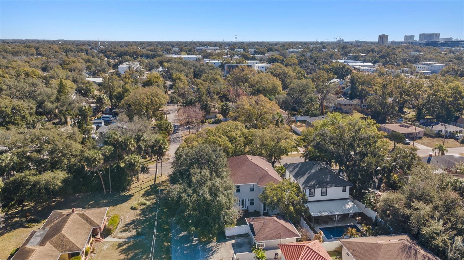 SUBURB ROYAL - Residential