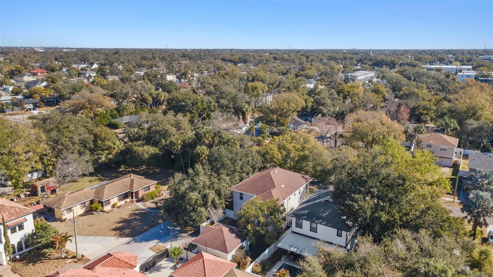 SUBURB ROYAL - Residential