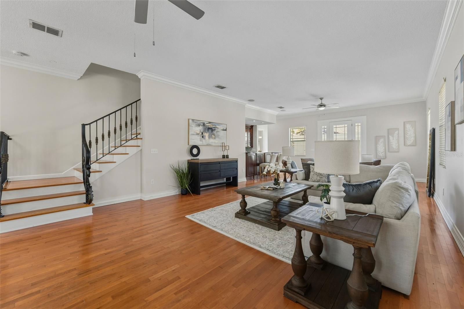 SUBURB ROYAL - Residential