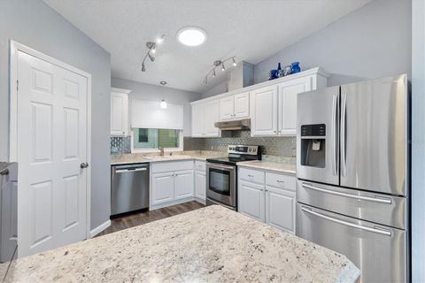 Tiny photo for 723 Heathrow Avenue, Lady Lake, FL 32159 (MLS # G5113691)