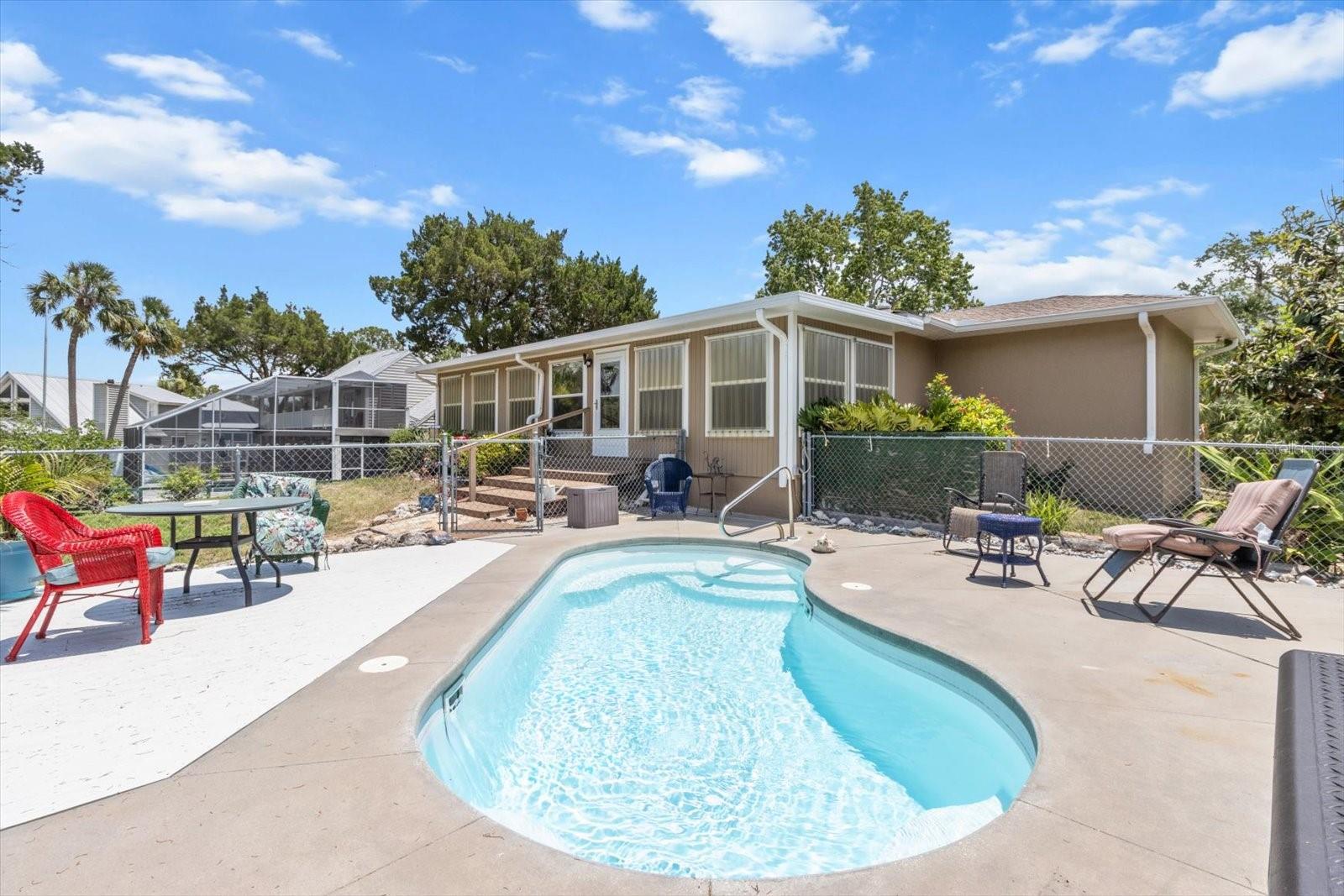 2542 N REGATTA POINT