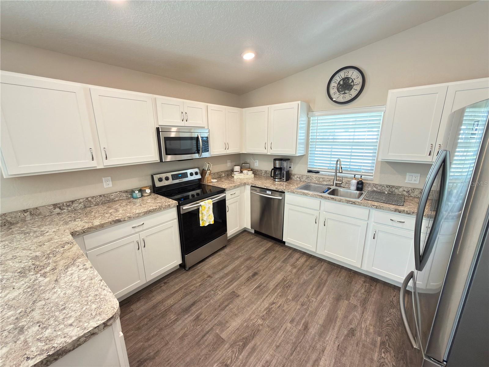 SUMMERVIEW XING - Residential