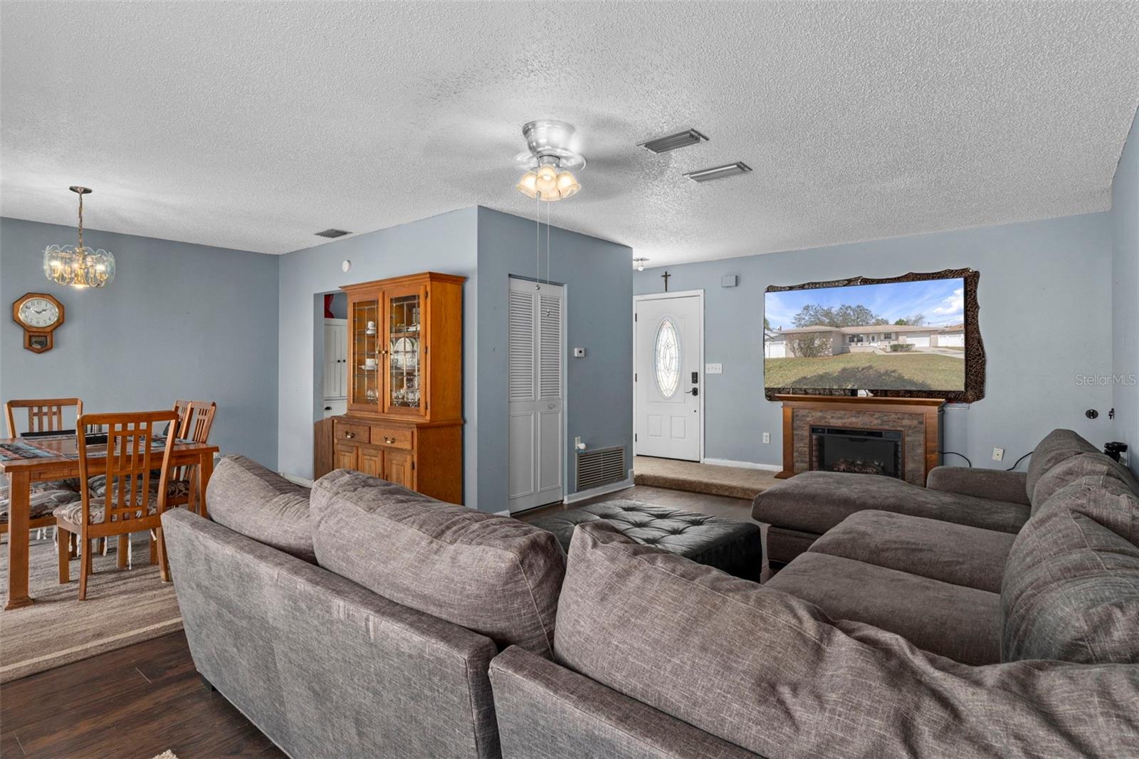 SPRING HILL - Residential