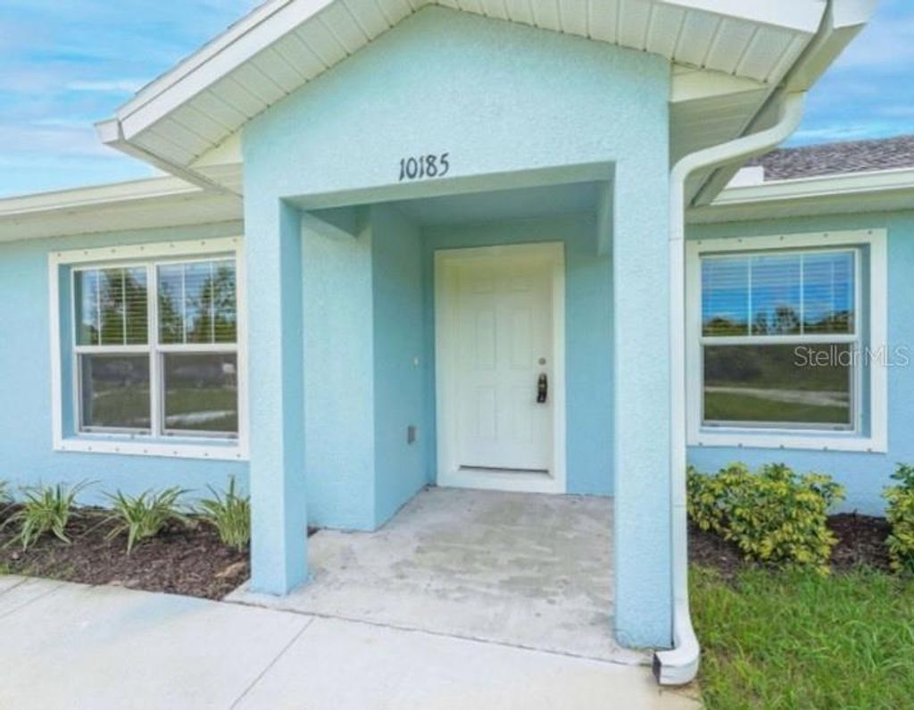 Photo of 10185 Burlington Avenue, Englewood, FL 34224 (MLS # A4652046)