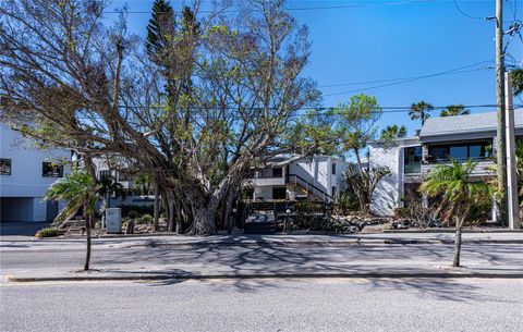 A home in VENICE