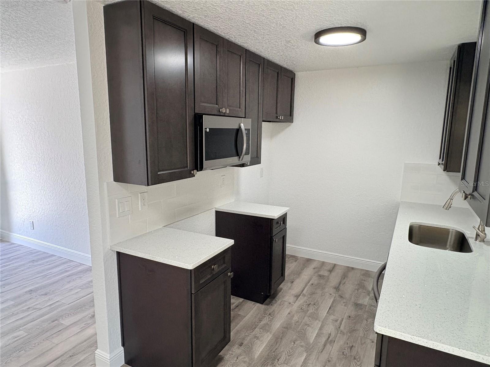 PALM LAKE - Residential