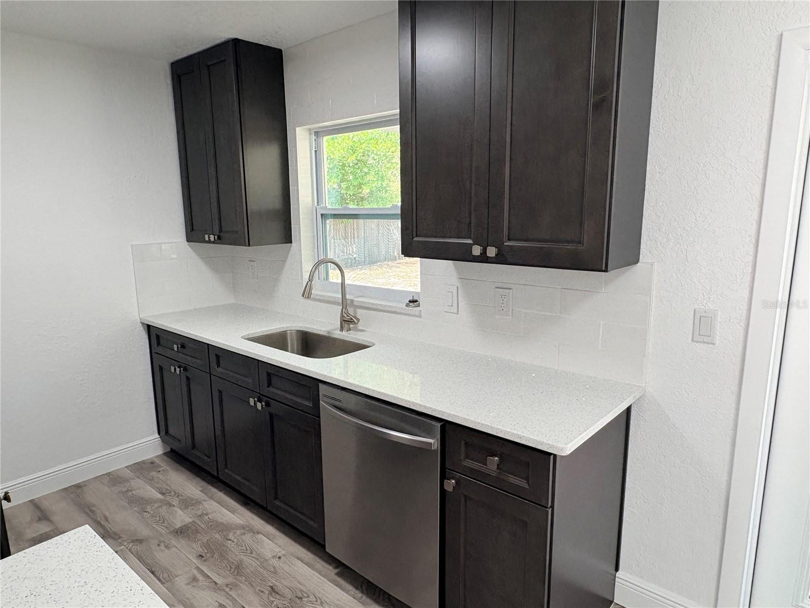 PALM LAKE - Residential