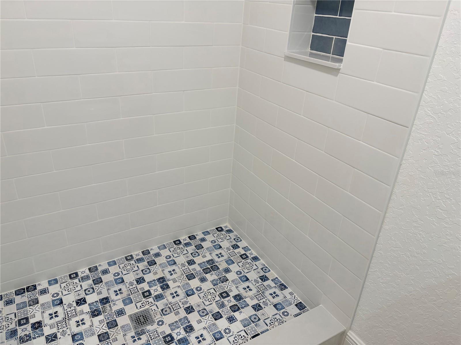 PALM LAKE - Residential