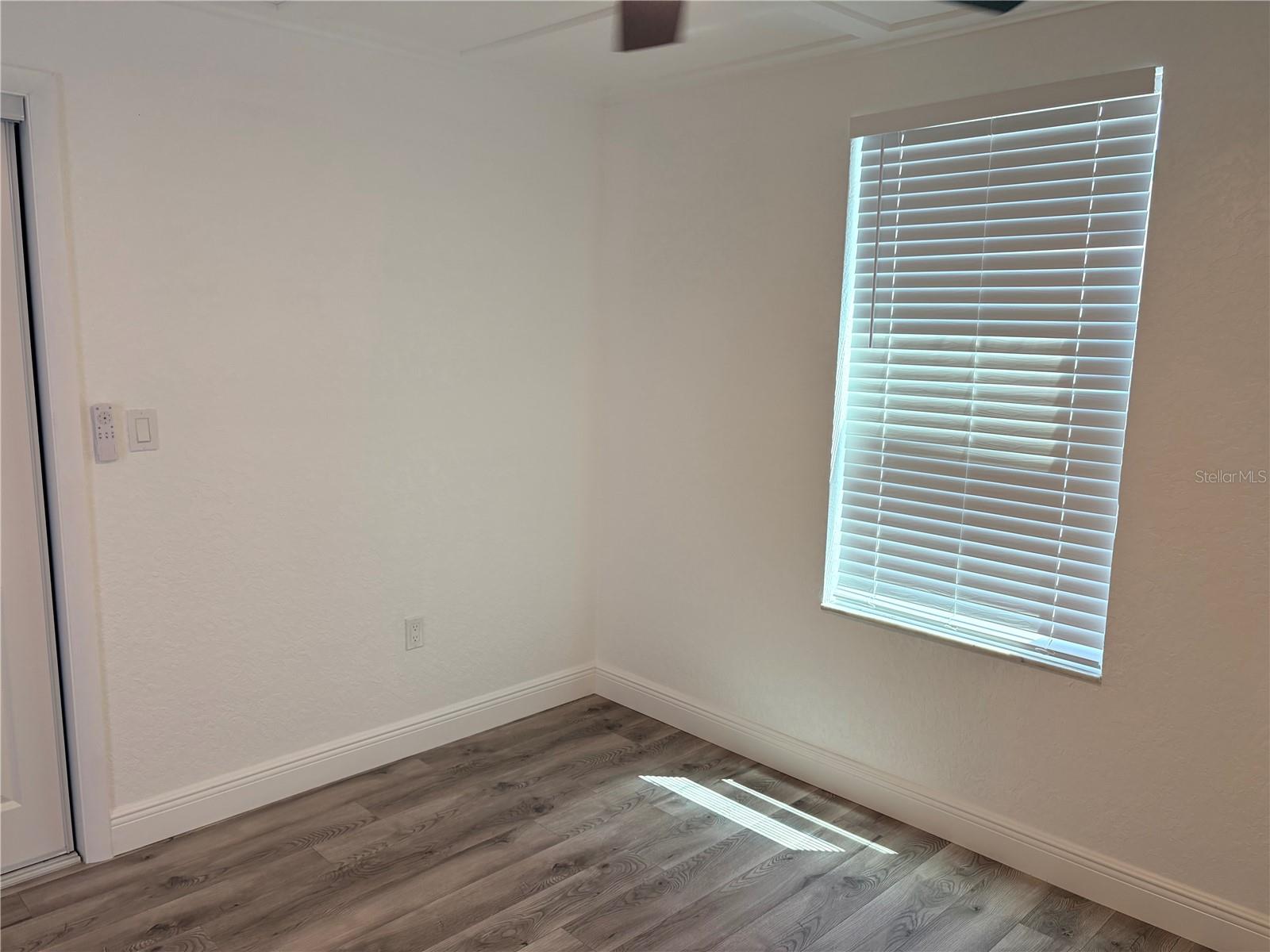 PALM LAKE - Residential