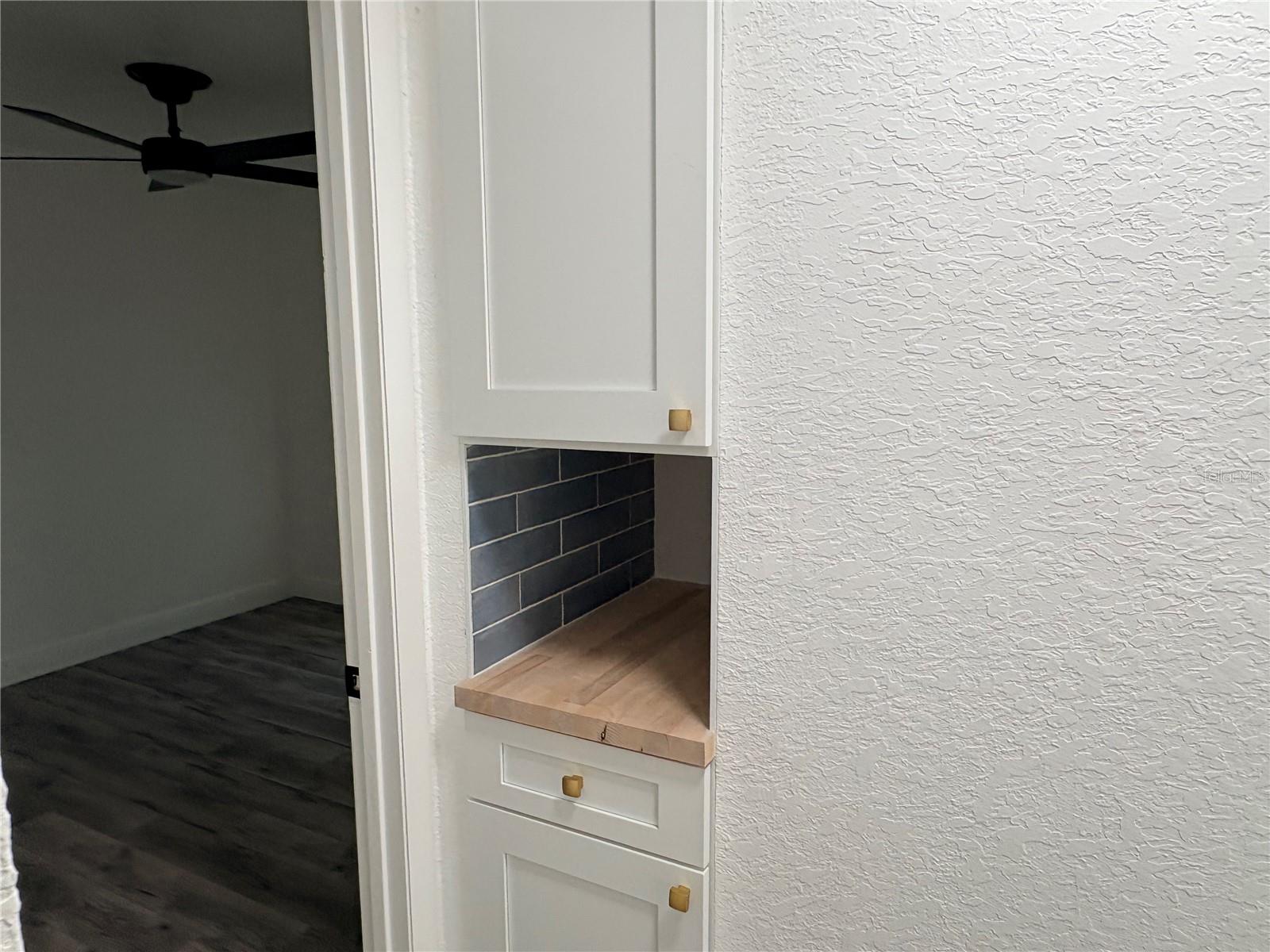 PALM LAKE - Residential