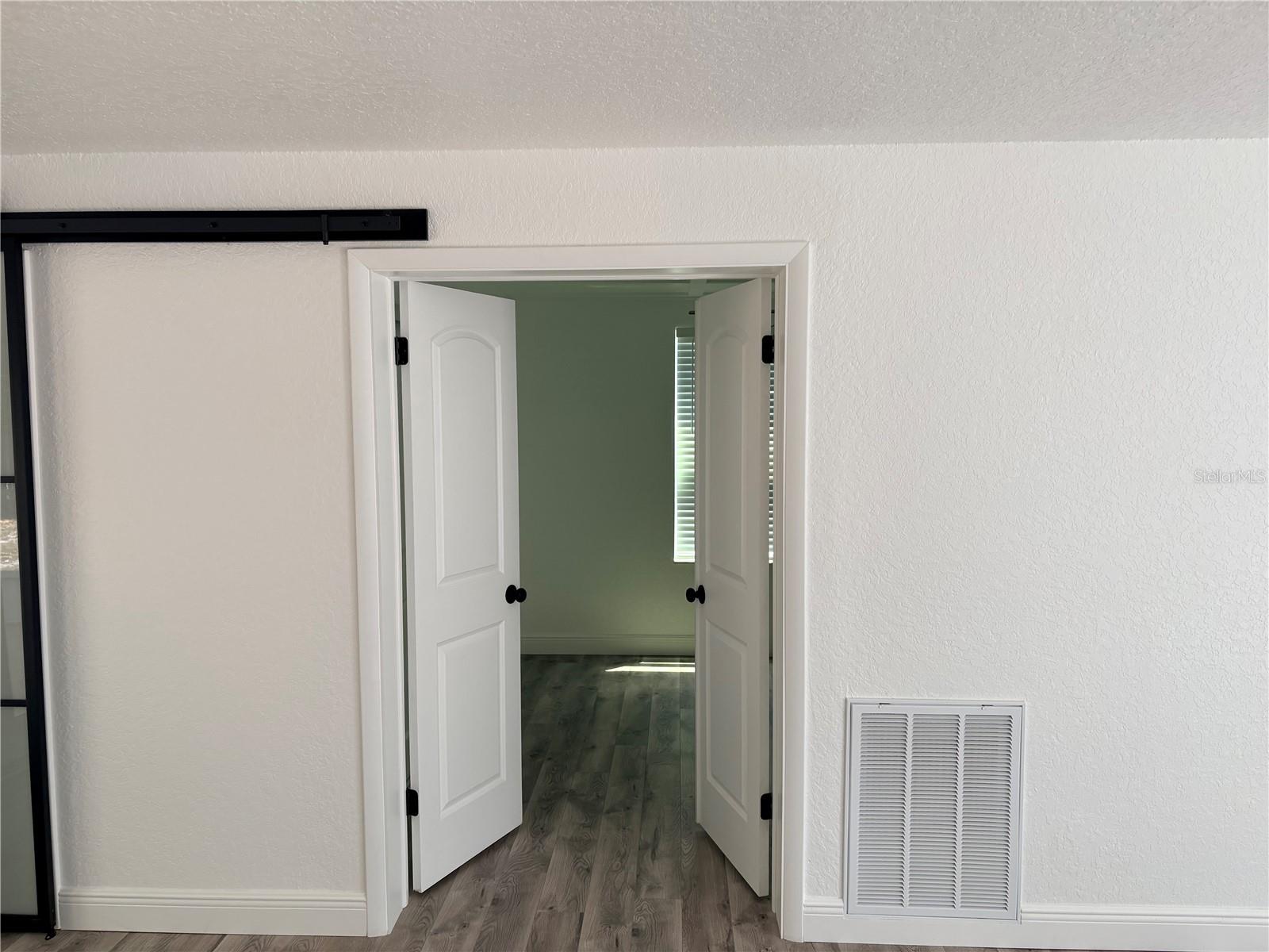 PALM LAKE - Residential