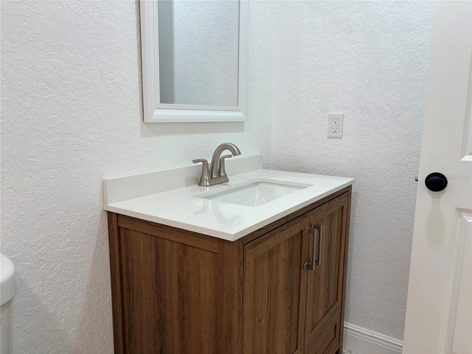 PALM LAKE - Residential