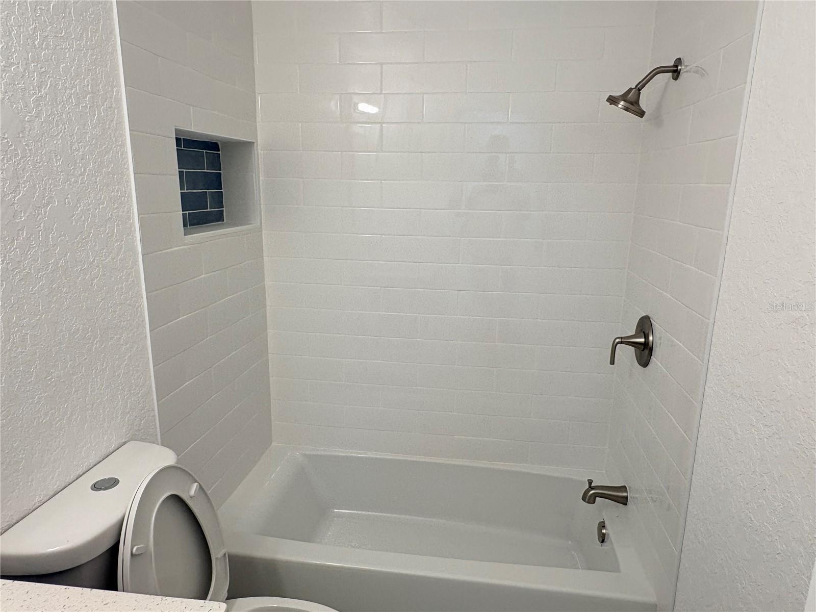 PALM LAKE - Residential