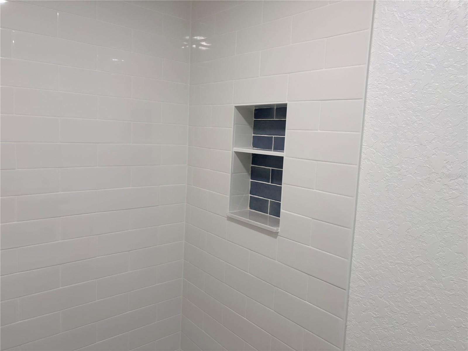 PALM LAKE - Residential