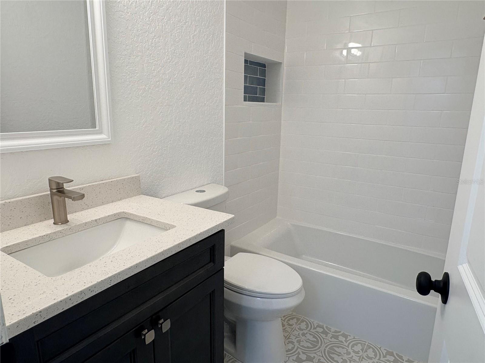 PALM LAKE - Residential