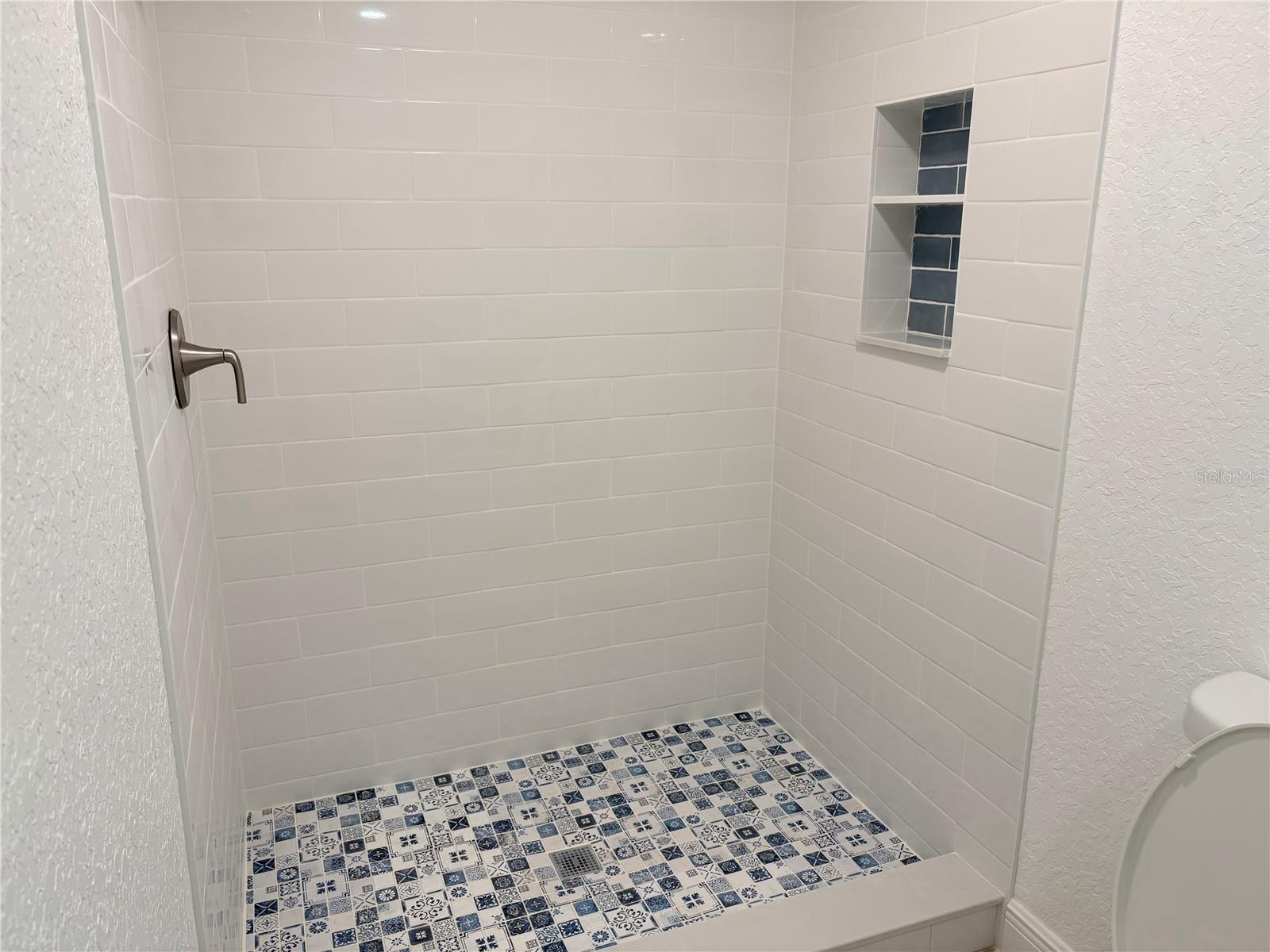 PALM LAKE - Residential