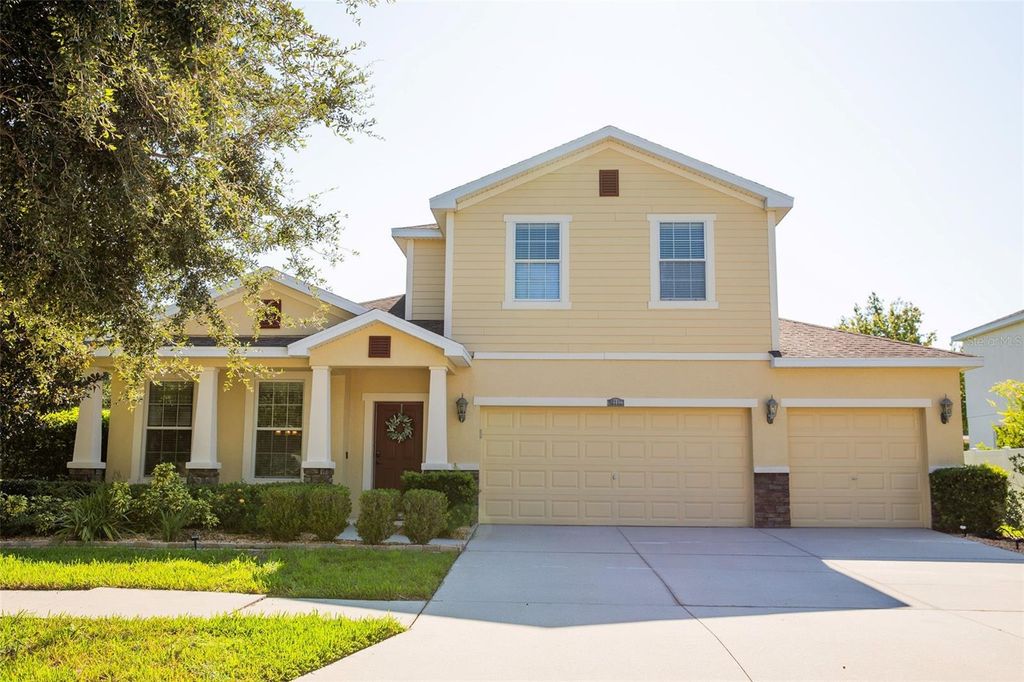 Photo of 12231 Fairlawn Drive, Riverview, FL 33579 (MLS # TB8398148)