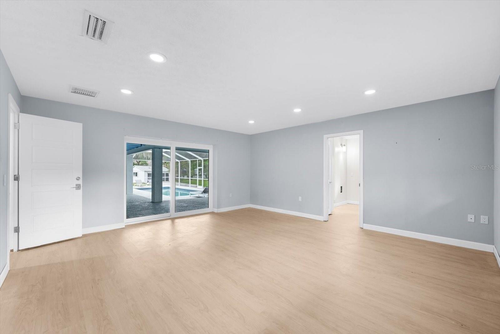 CAMBRIDGE PLACE - Residential