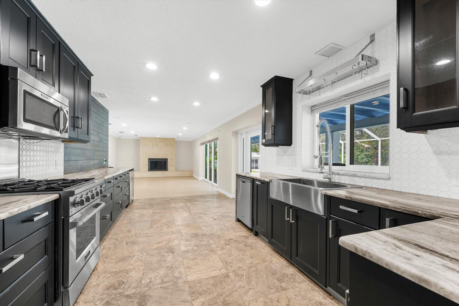 CAMBRIDGE PLACE - Residential
