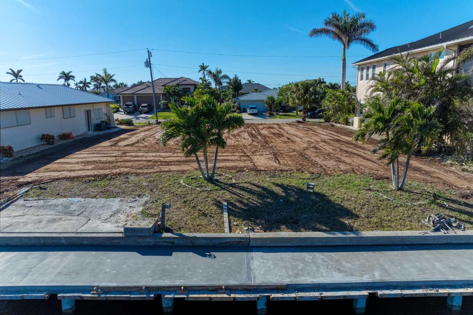 PUNTA GORDA ISLES SEC 04 - Land