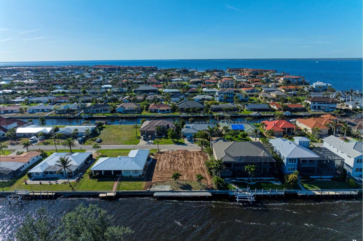 PUNTA GORDA ISLES SEC 04 - Land