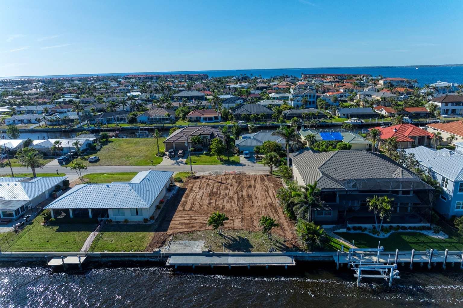 PUNTA GORDA ISLES SEC 04 - Land
