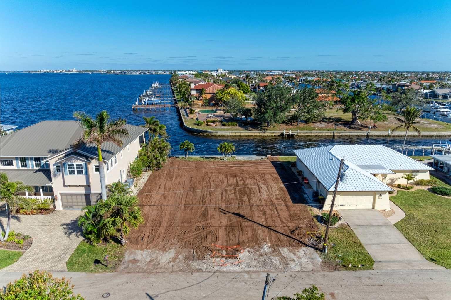 PUNTA GORDA ISLES SEC 04 - Land