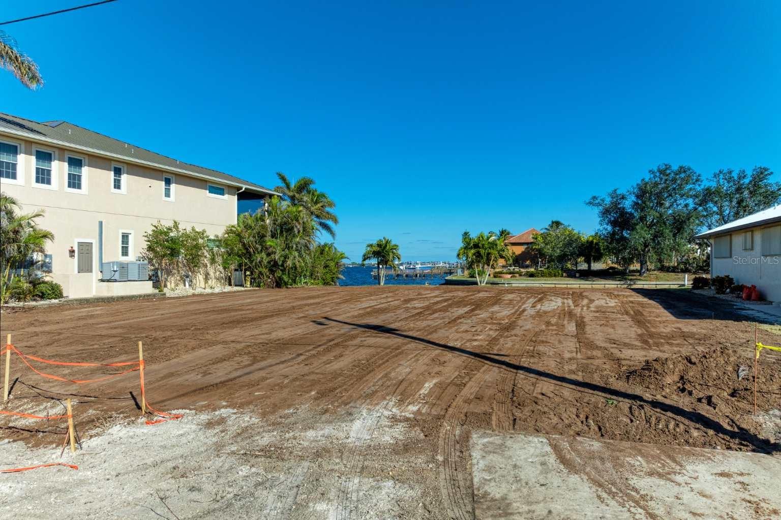 PUNTA GORDA ISLES SEC 04 - Land