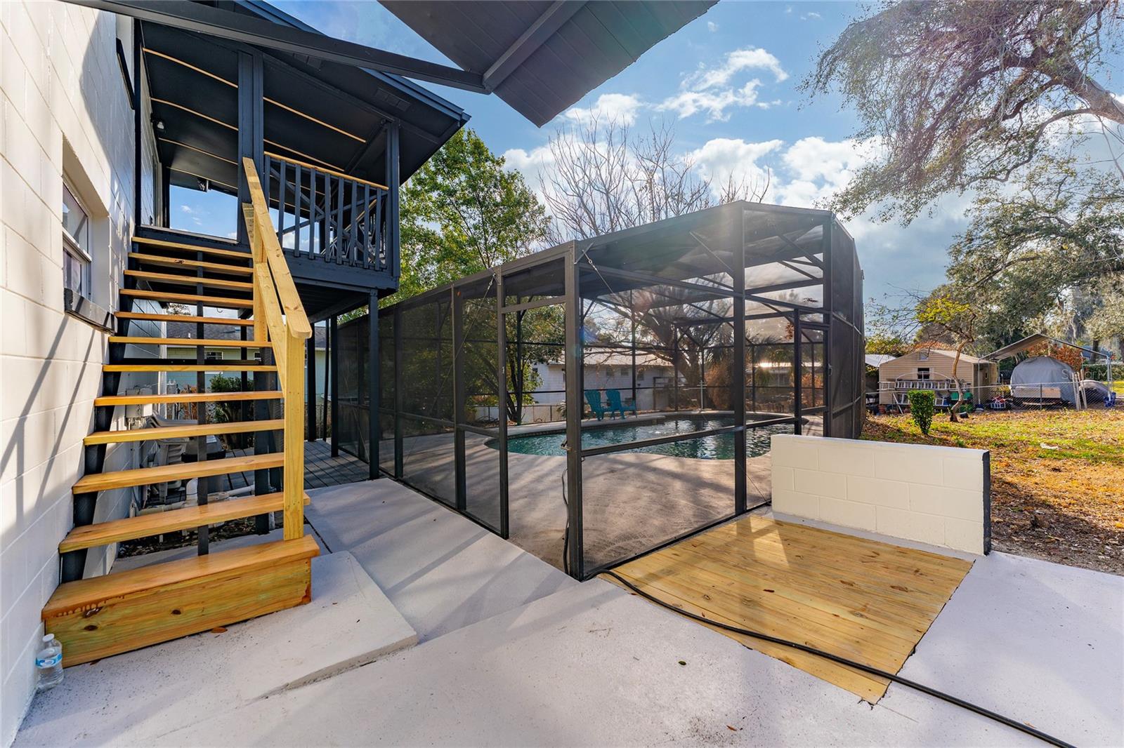 W H WURSTS ADD - Residential