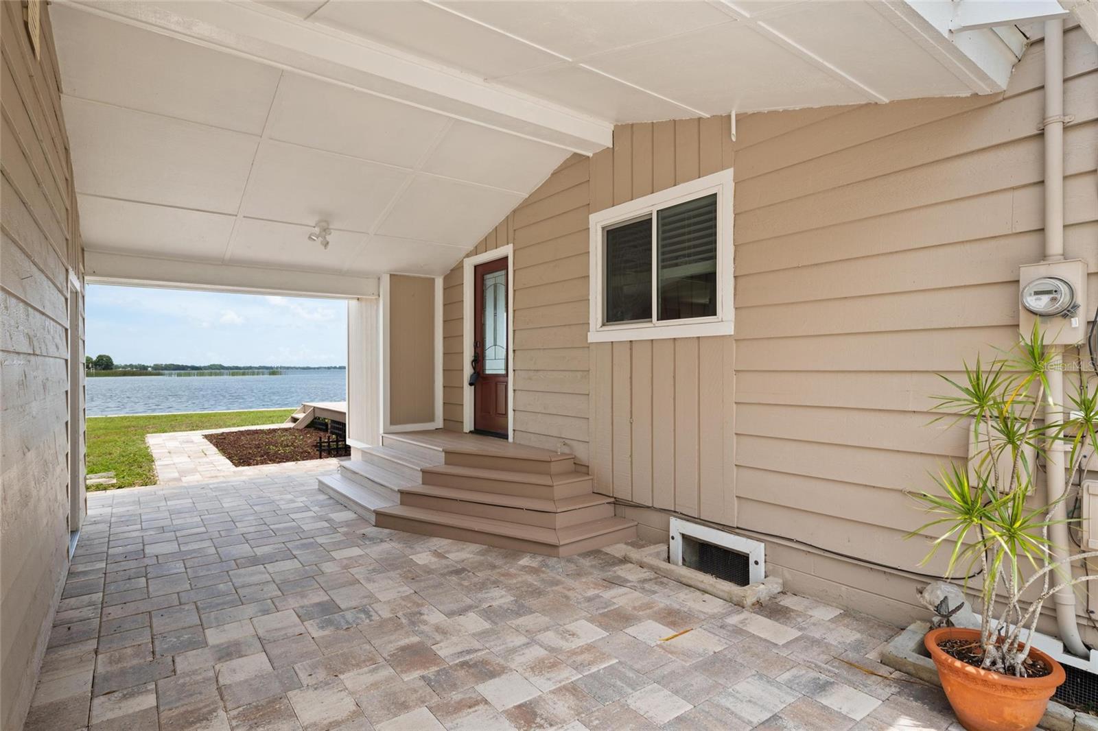 17 FRESHWATER DRIVE