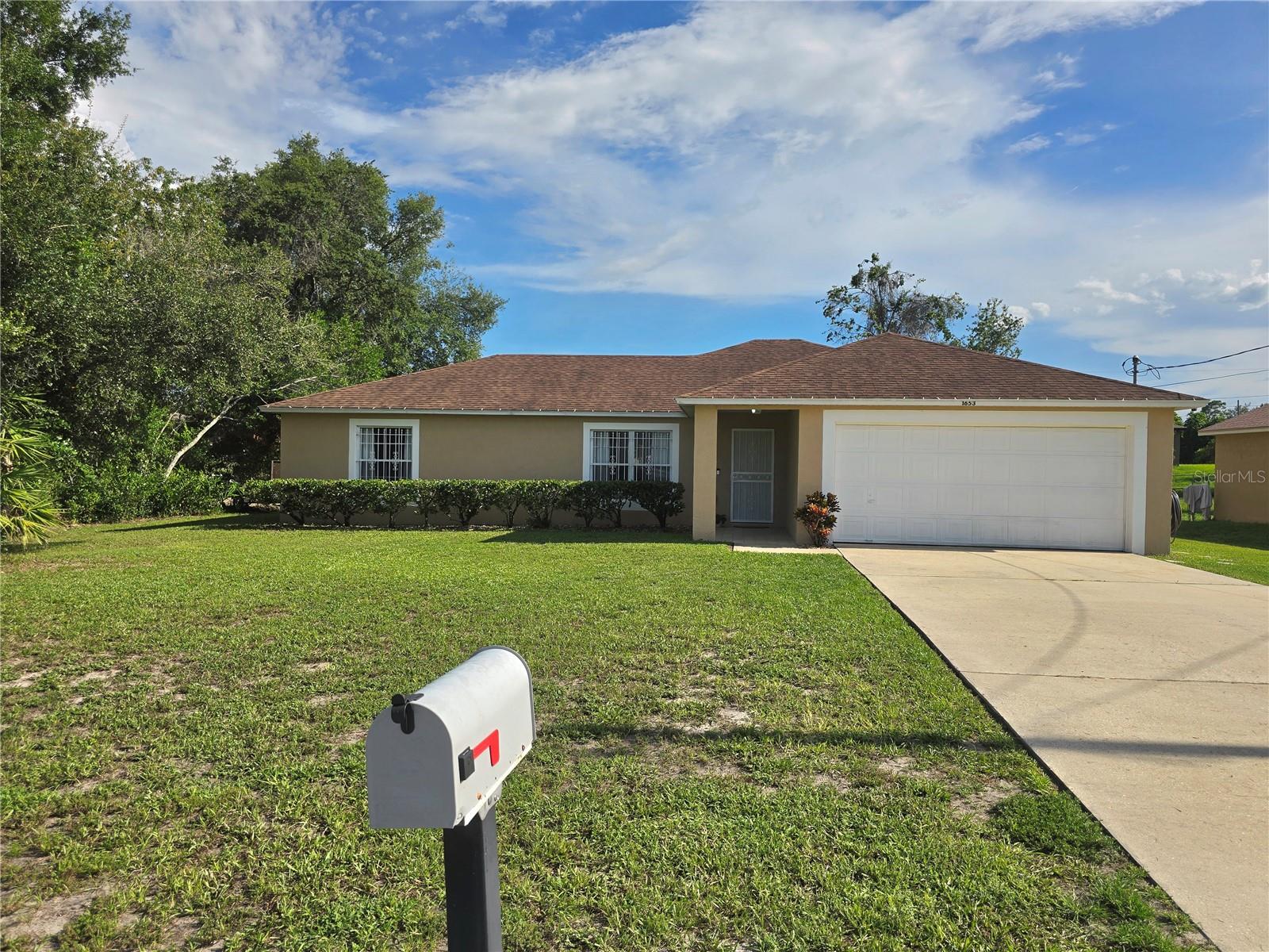 WELCOME! WELCOME!! TO THIS BEAUTIFUL PROPERTY LOCATED IN THE HEART OF DELTONA IT HAS EVERYTHING, A CORNER, A SUPER LARGE PATIO WHERE YOU AND YOUR FAMILY WILL HAVE WONDERFUL AFTERNOOS, A SUPER-SIZED LIVING ROOM WITH A KITCHEN WHERE I KNOW YOULL HAVE A WONDERFUL TIME WITH YUOR FAMILY 3 BEDROOMS 2 BATHROOMS AND A BEAUTYFUL TERRACE!! MAKE THIS HOUSE AN OASIS! HURRY!! DONT MISS THE OPPORTUNITY. WELL WAIT FOR YOU.