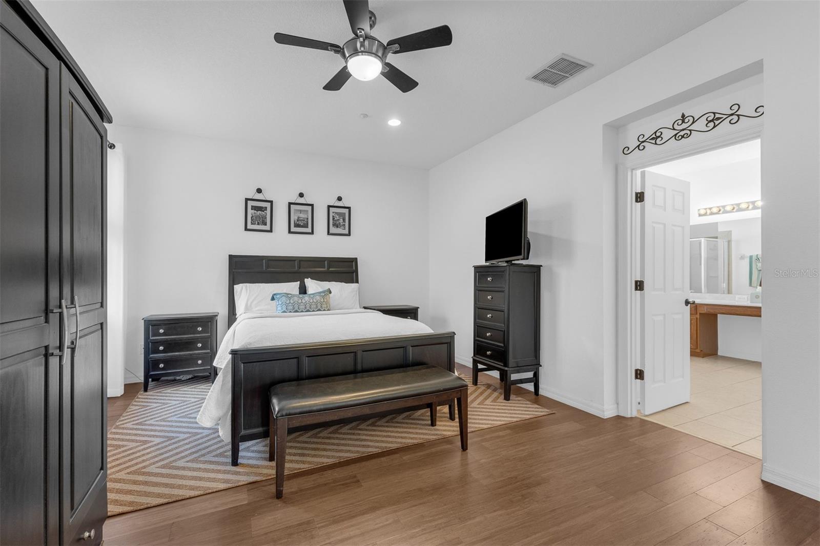 NORTHLAKE PARK ENCLAVE - Residential