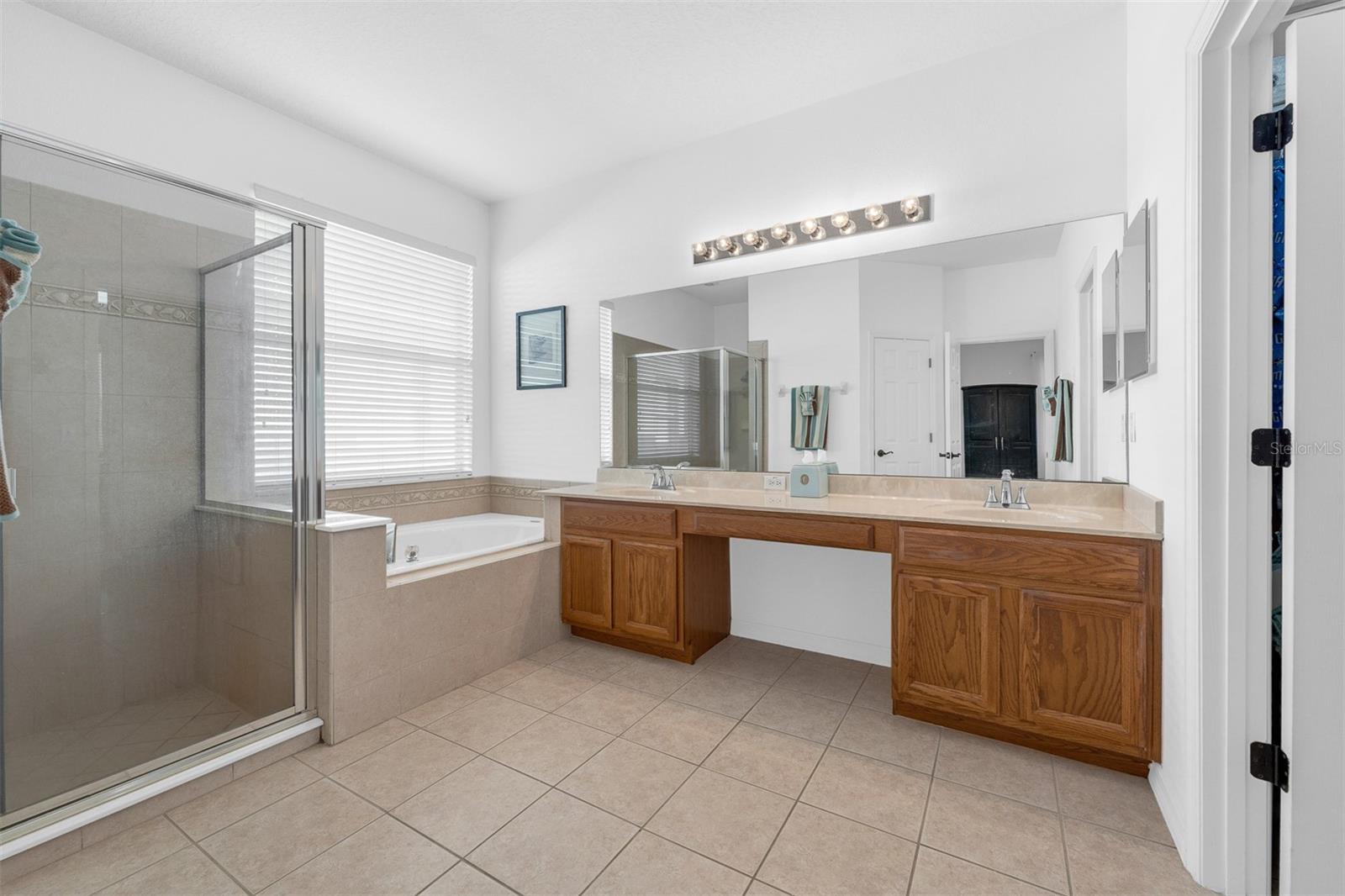 NORTHLAKE PARK ENCLAVE - Residential