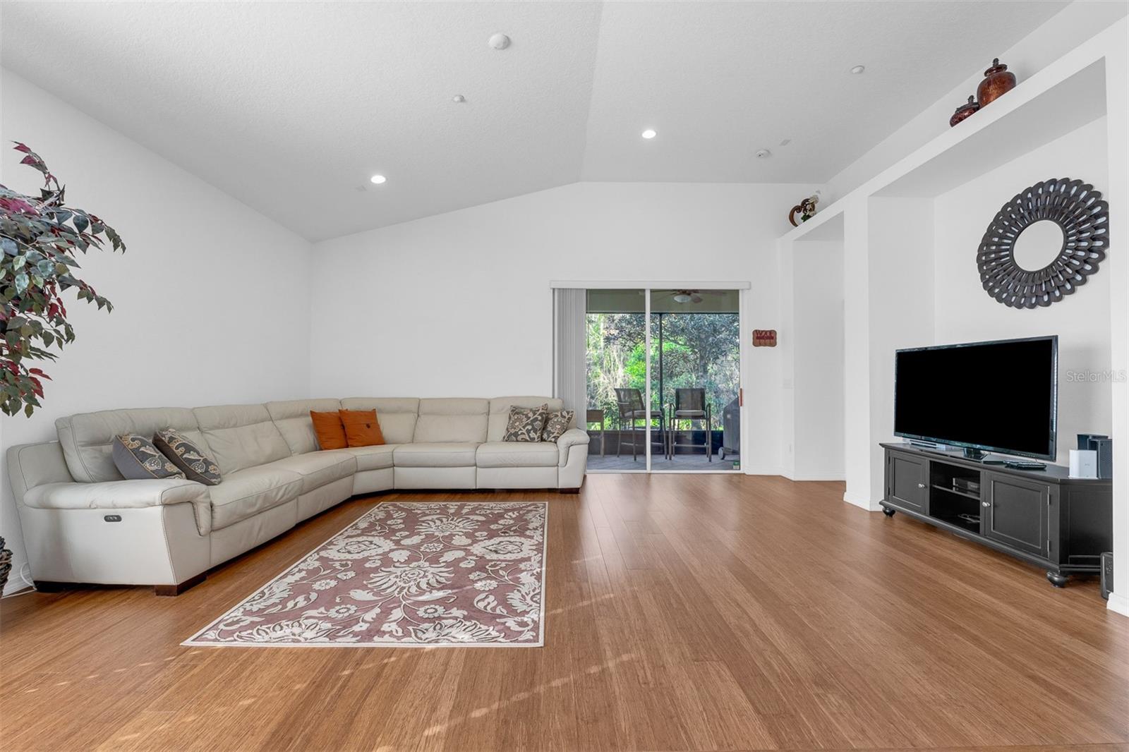 NORTHLAKE PARK ENCLAVE - Residential