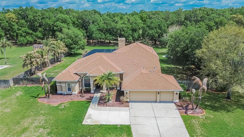 Photo of 9454 Swift Creek Circle, Dover, FL 33527 (MLS # TB8492381)