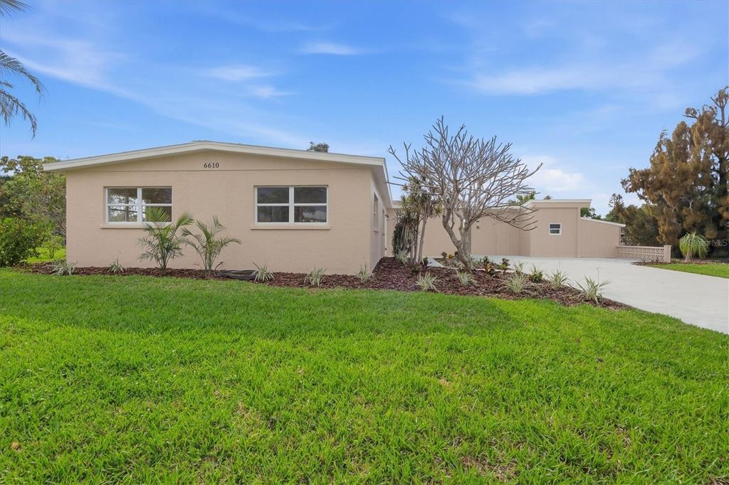 Photo of 6610 Sabina Road, Sarasota, FL 34243 (MLS # A4686232)
