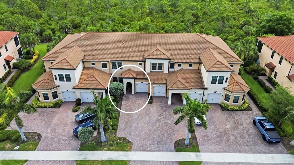 Photo of 10055 Crooked Creek Drive #102, Venice, FL 34293 (MLS # N6143842)