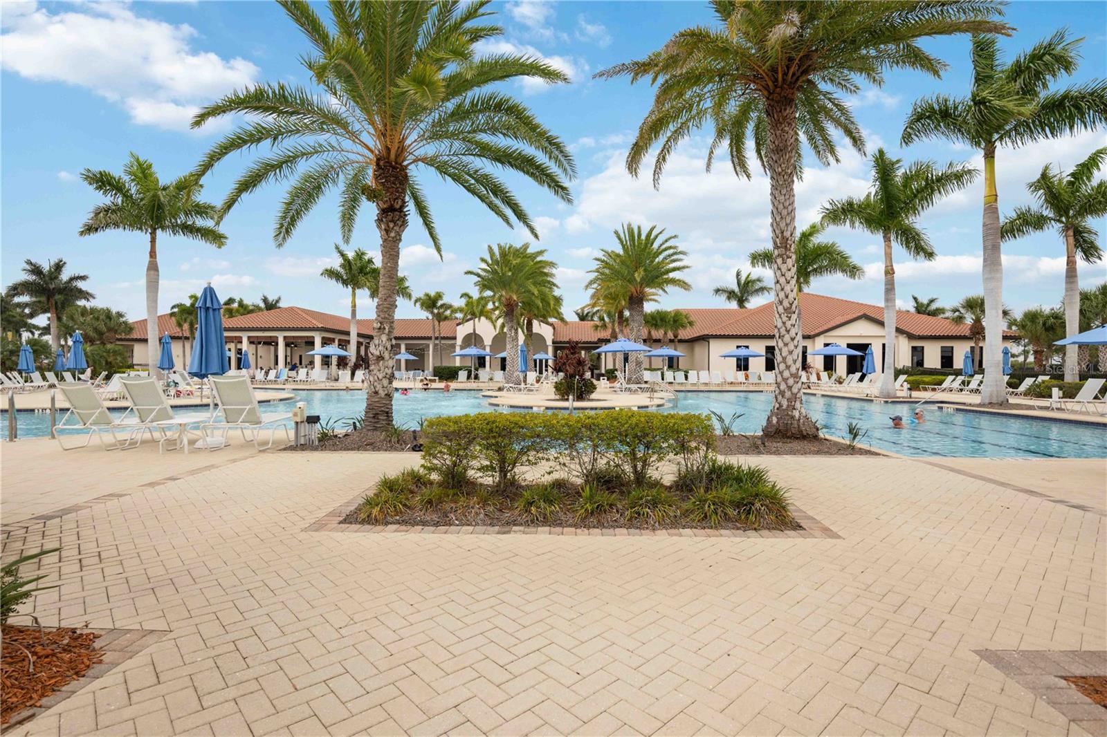 SARASOTA NATIONAL - Residential