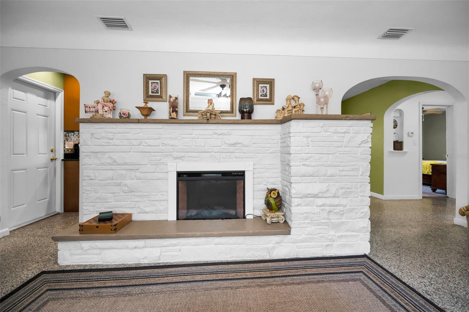 JACOBSENS REP L A - Residential