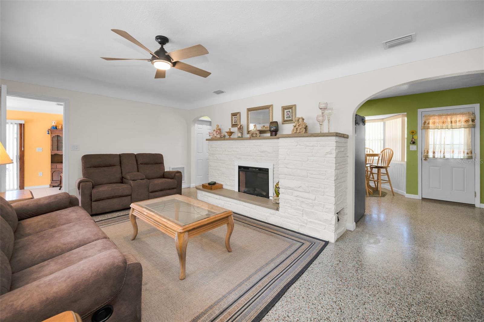 JACOBSENS REP L A - Residential