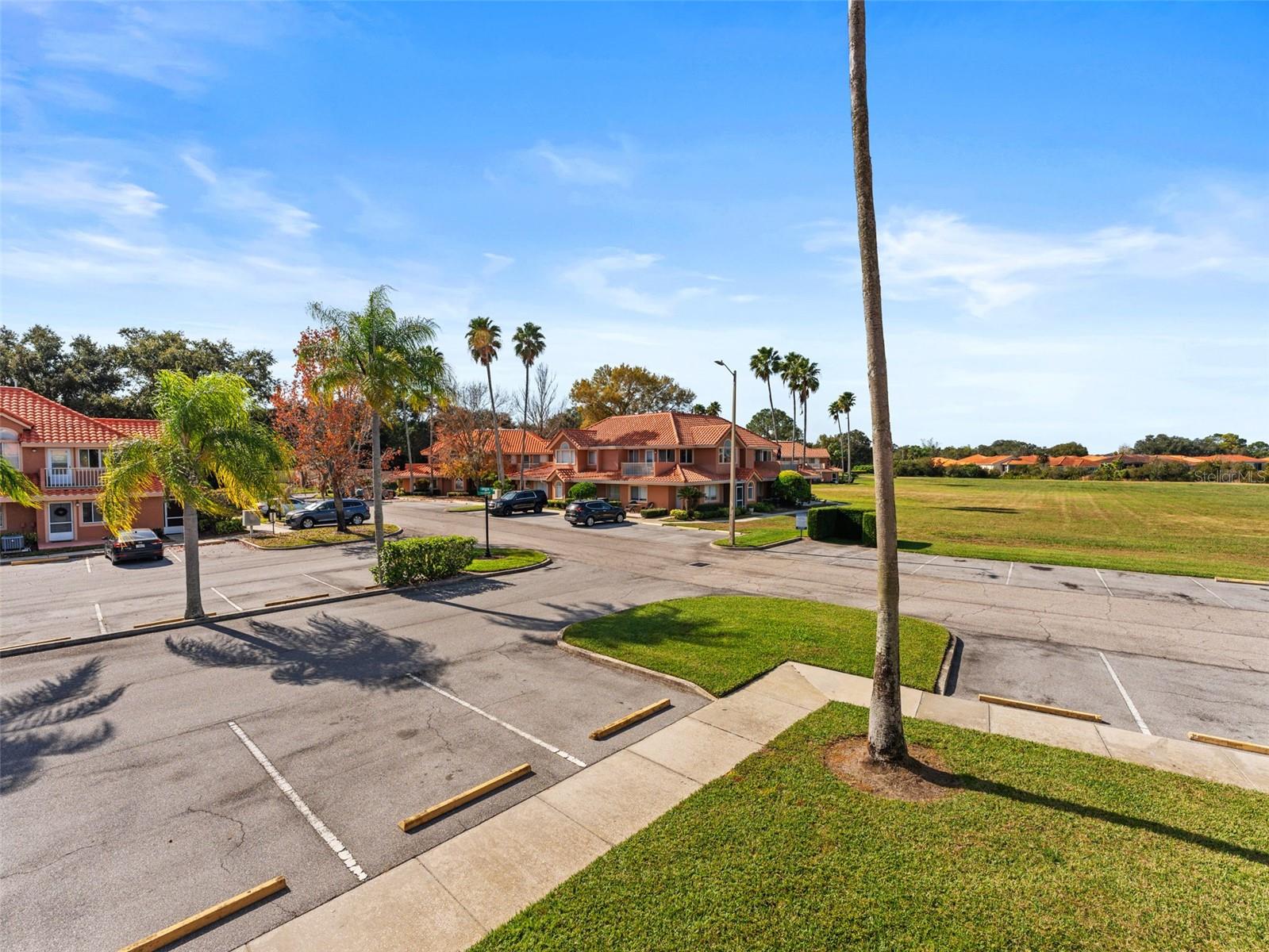 GARDEN VILLAS CONDO PH 01 - Residential