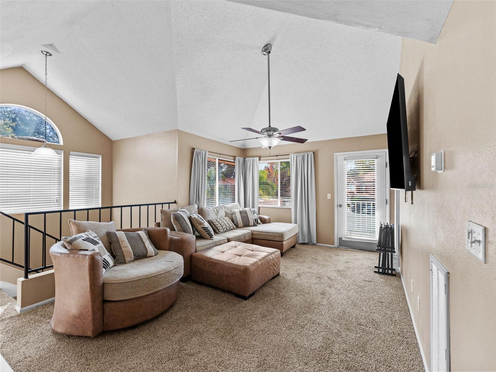 GARDEN VILLAS CONDO PH 01 - Residential