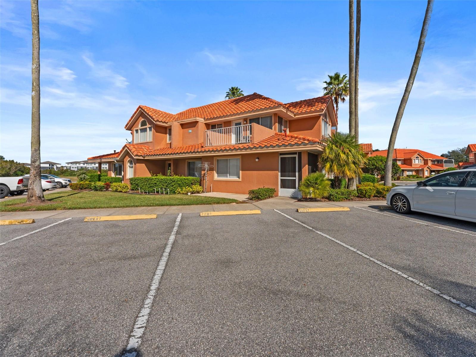 GARDEN VILLAS CONDO PH 01 - Residential